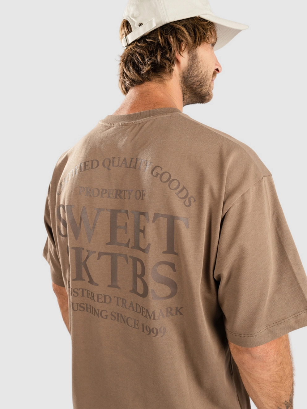 SWEET SKTBS Loose Certified T-Shirt brown