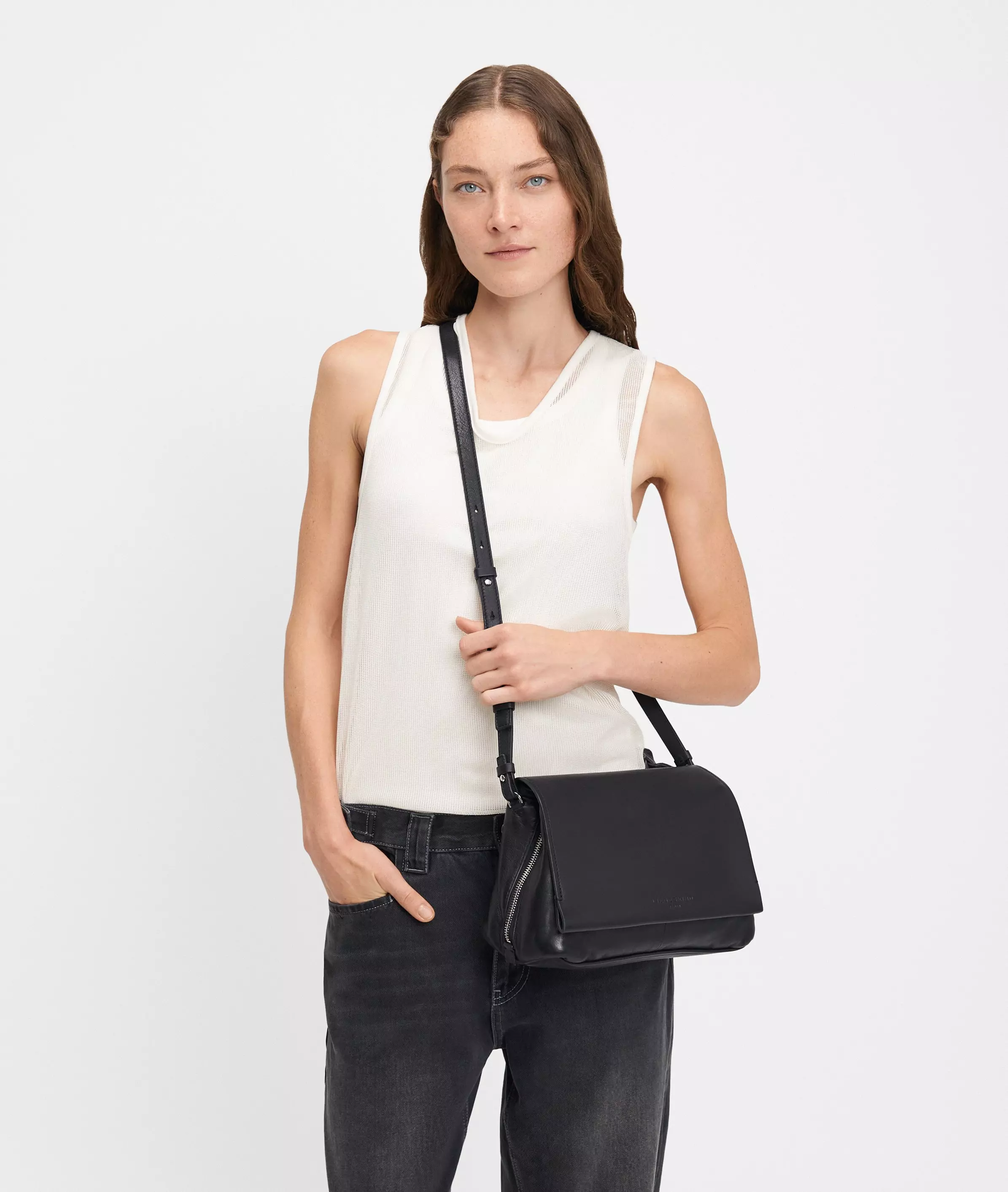 Hera Crossbody M Spacious shoulder bag made from soft sheepskin