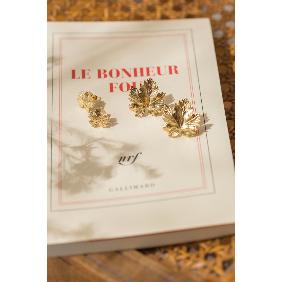 boucles d'oreilles puces feuilles doré à l'or fin - HÉRA