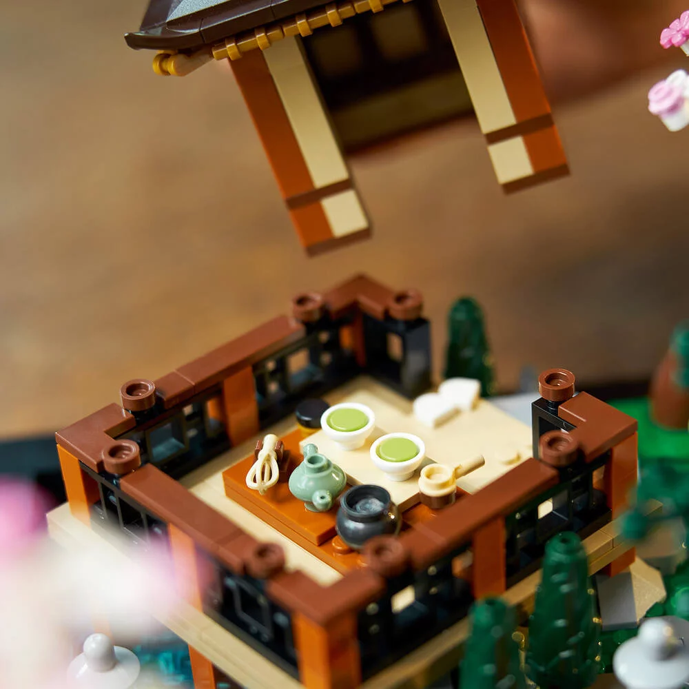 LEGO®ICONS 10315 - LE JARDIN PAISIBLE