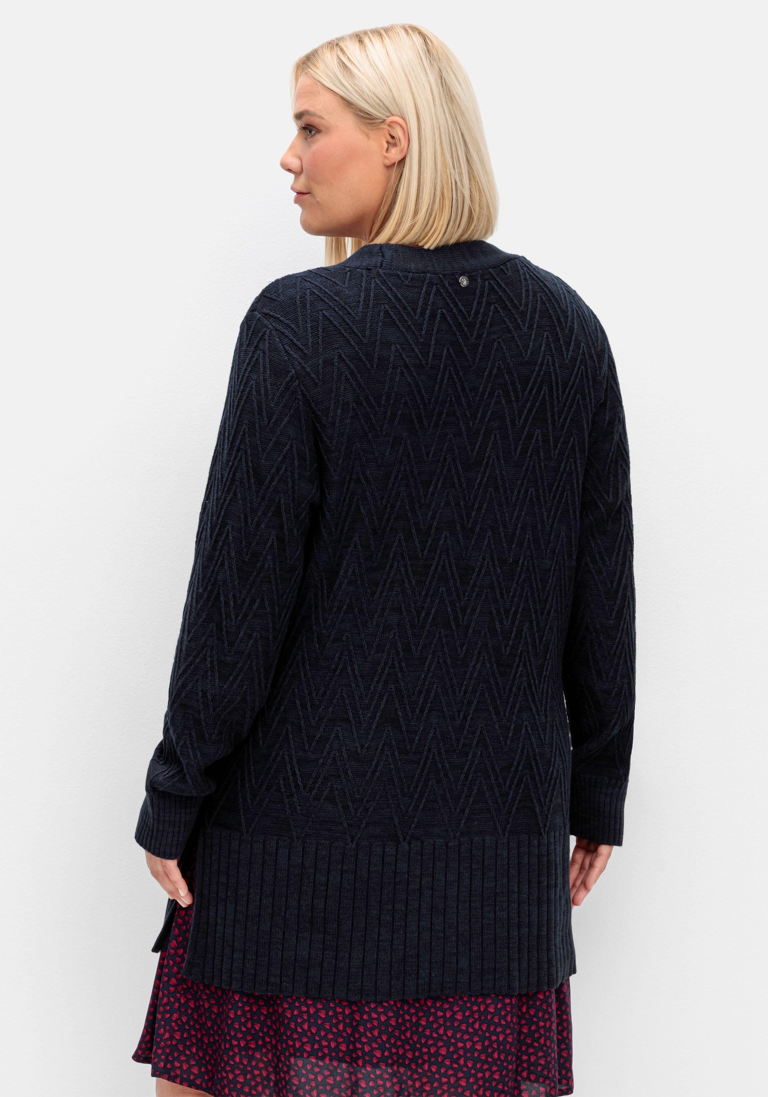 Lange Strickjacke mit Zickzack-Ajourmuster