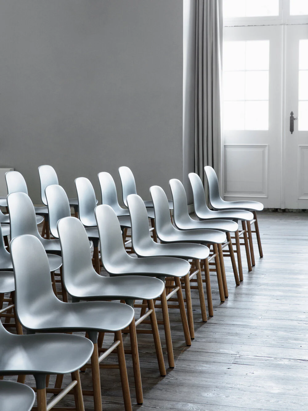 Normann Copenhagen  Form chair, sort/sort
