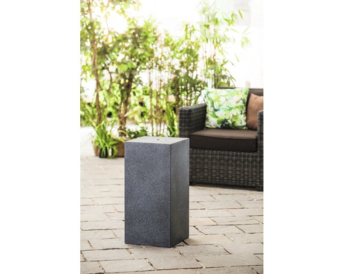 Voet 'Toren Zwart' 39 x 39 x 68 cm gemaakt van zwart polystone