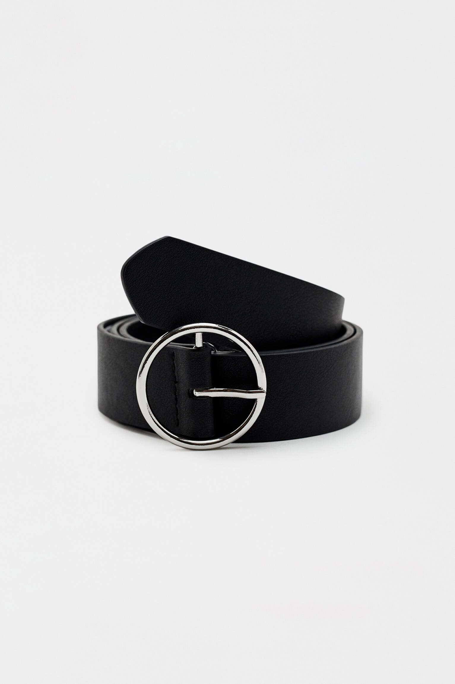CINTO COM FIVELA CIRCULAR - PRETO