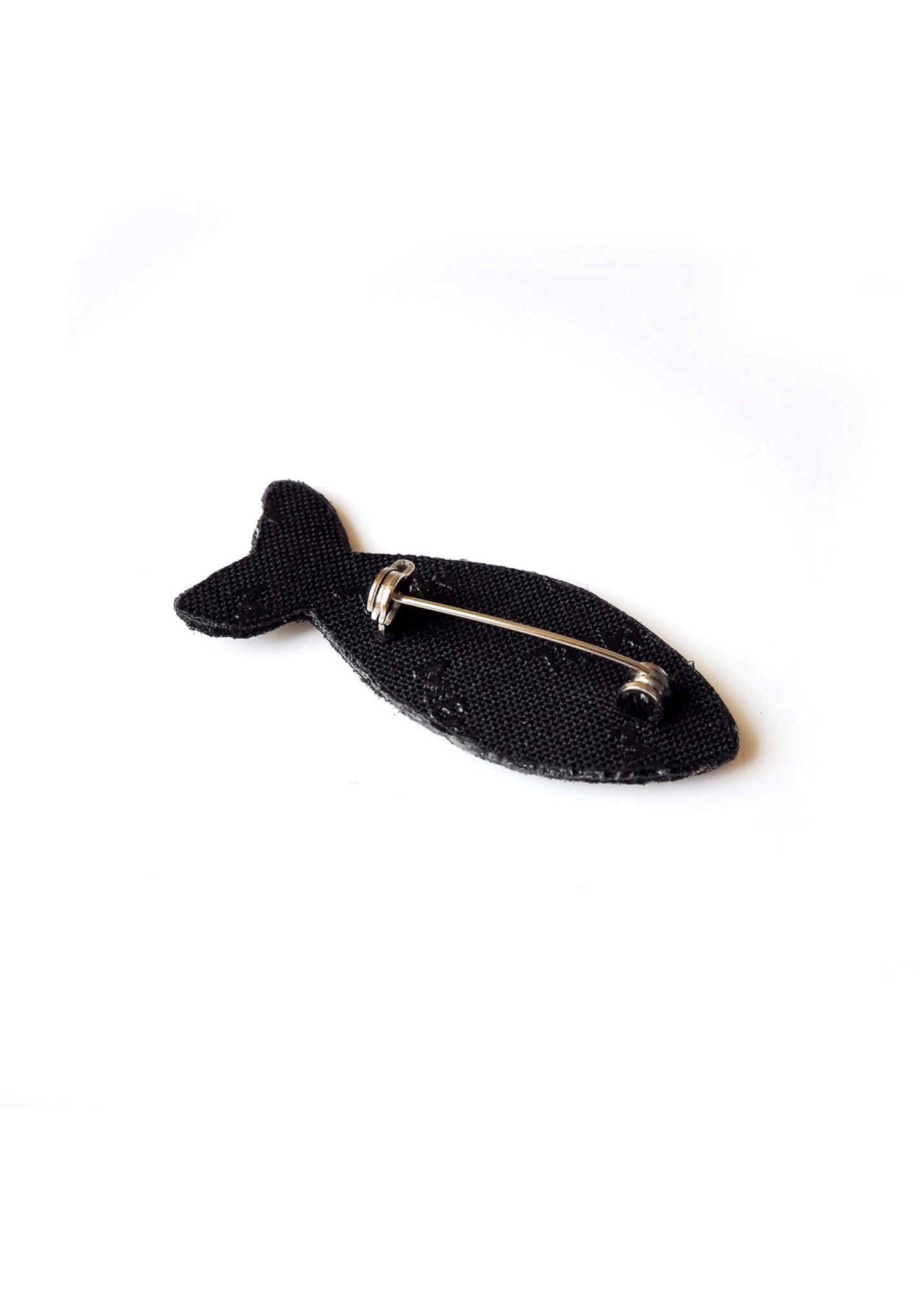 Broche brodée Arête