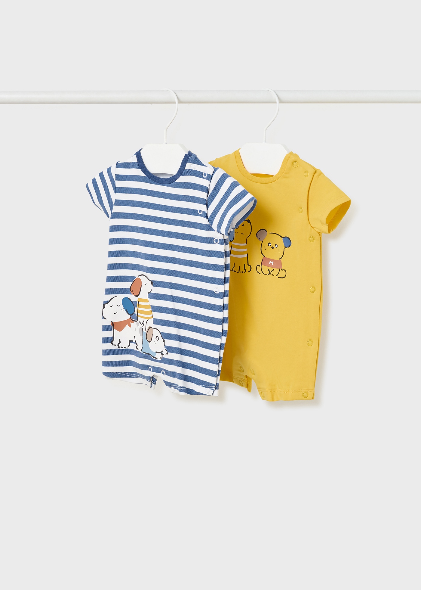 Conjunto de 2 pijamas curtos de algodão sustentável para recém-nascidos.