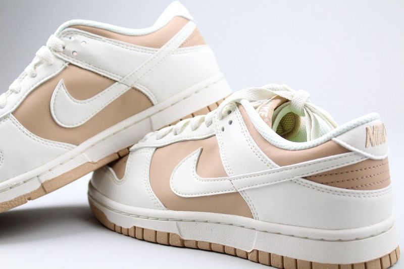 Nike Dunk Low Next Nature - Maat 35.5 - Dames Sneakers - Hemp/Sail