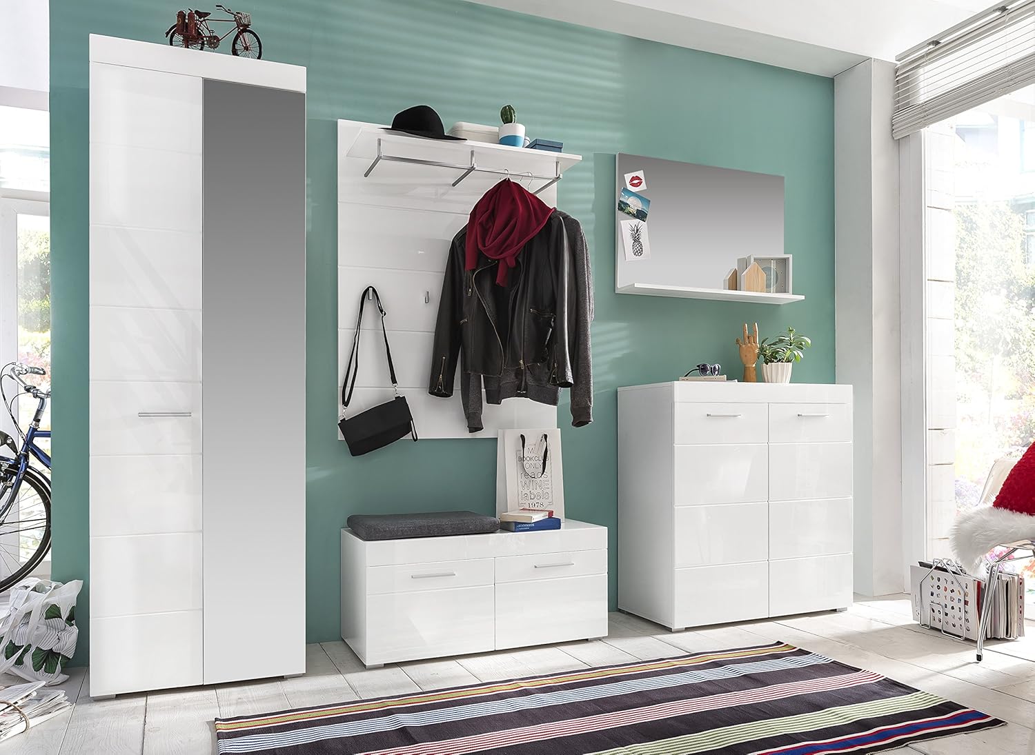 trendteam smart living - Amanda - Kommode - Weiß/Weiß Hochglanz - Schuhschank mit Platz für bis zu 16 Schuhpaare - (BxHxT) 91 x 97 x 38 cm - silberfarbene Griffe