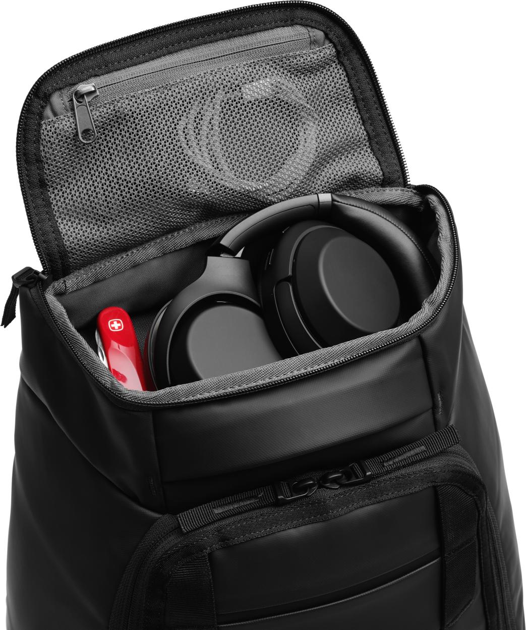 Db Hugger Backpack 30L Black Out