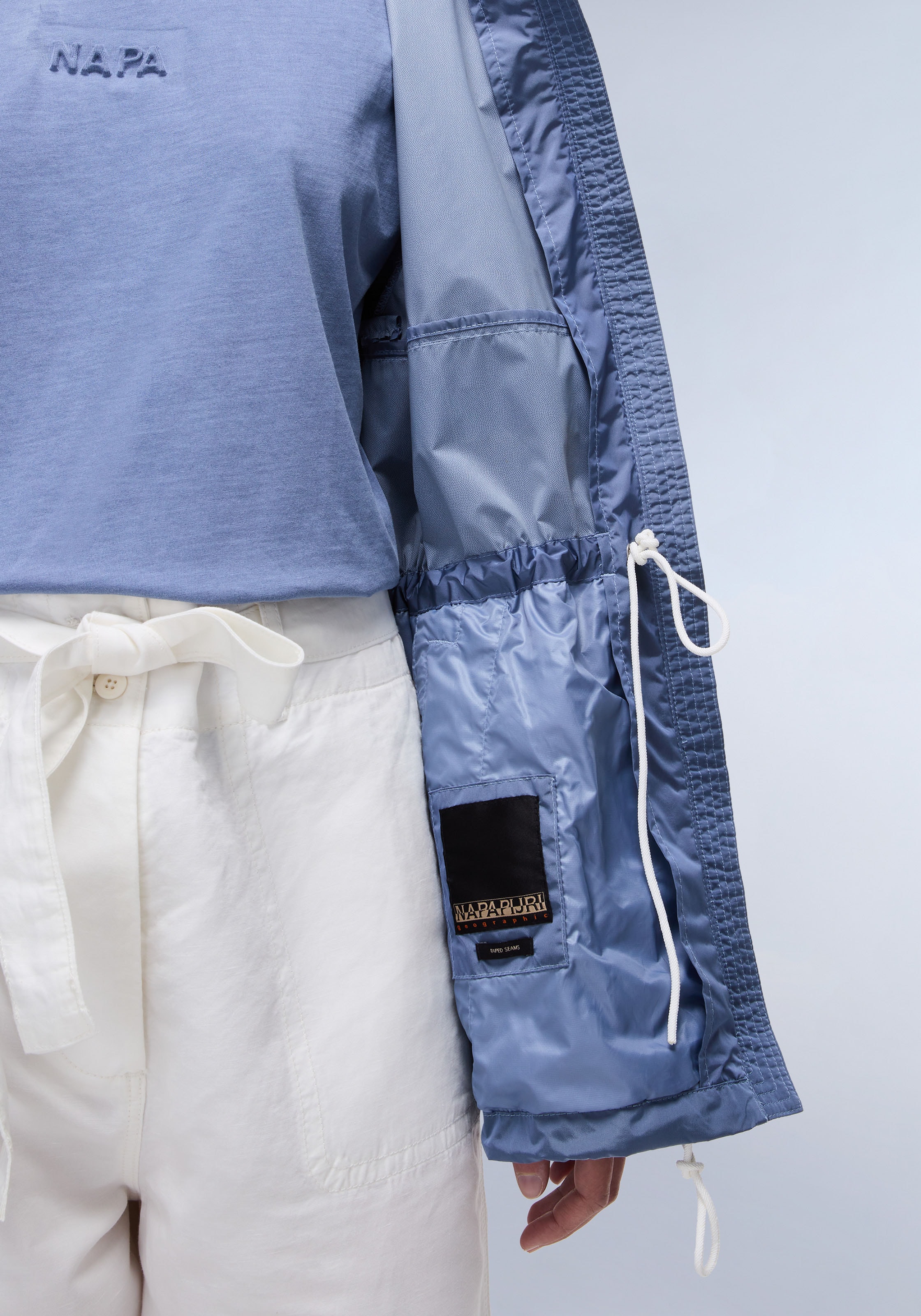 Napapijri Windbreaker »A-ERA W TROPOSPHERE B2S« mit Kapuze Mit Rundhalsausschnitt mit Stehkragen