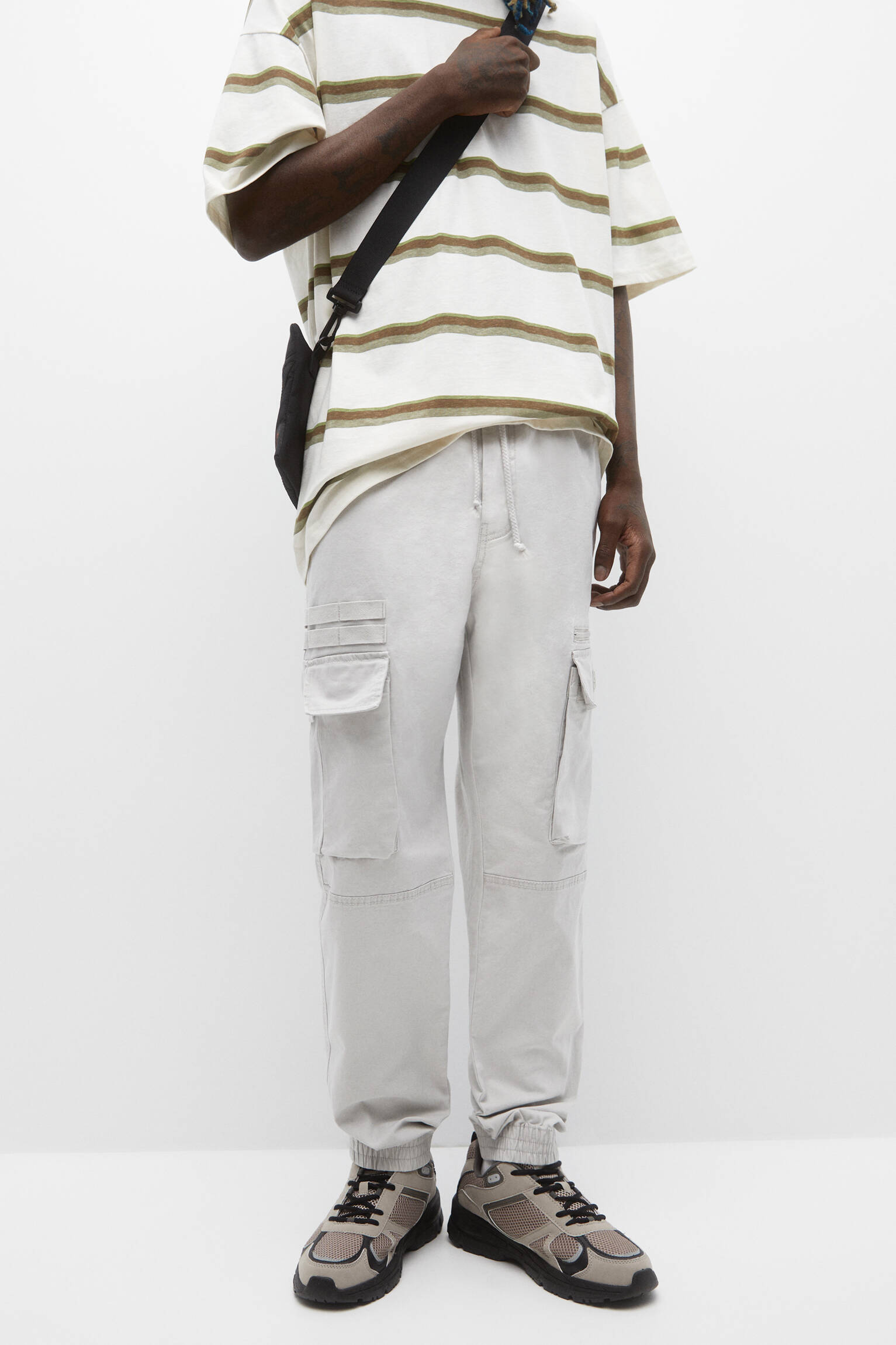 Calça cargo jogger - cinza claro