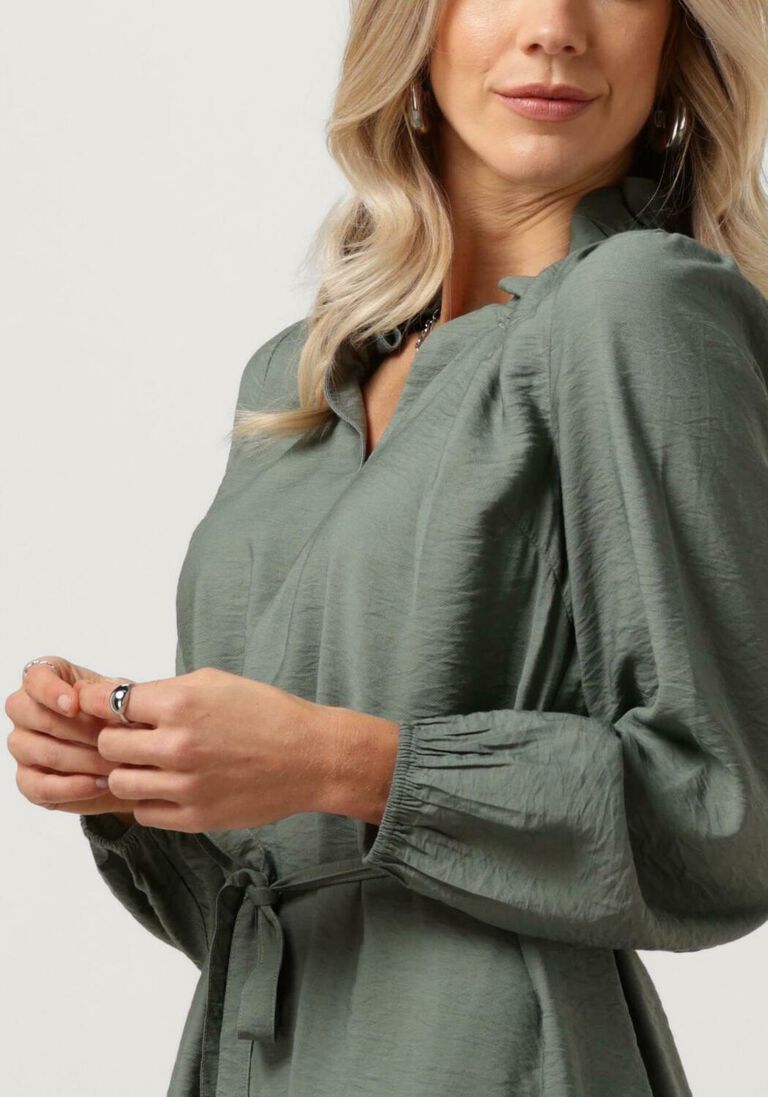 MODSTR\u00D6M groene modstr&ouml;m mini jurk hudgesmd dress