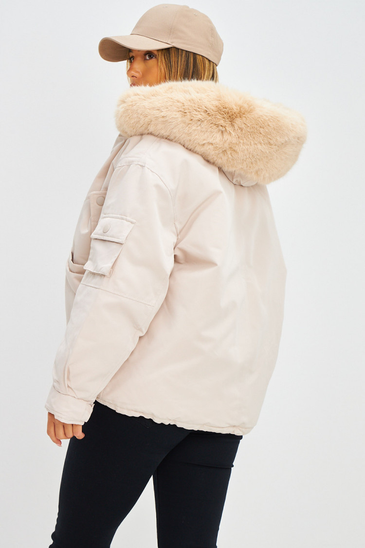 Doudoune courte beige capuche en fourrure