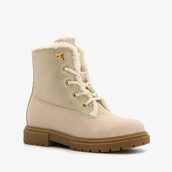 Blue Box gevoerde meisjes veterboots