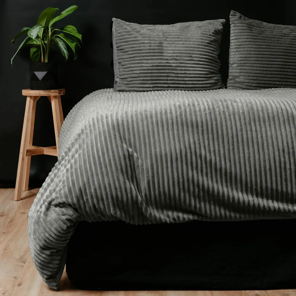 Dekbedovertrek Teddy Rib 240x220 – Fluweelzacht & Knus Design - Grijs