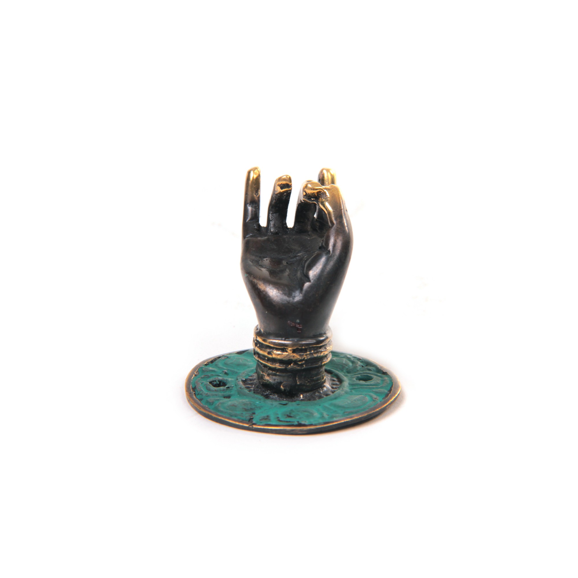 Wandhaken 'Hand Mudra rechts', aus Bronze, Ø 4 cm, H 4 cm von fischer's lagerhaus