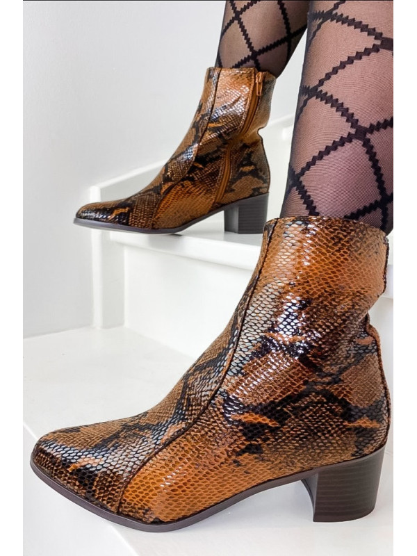 Bottines camel effet serpent à empeigne surpiquée - Vanessa WU