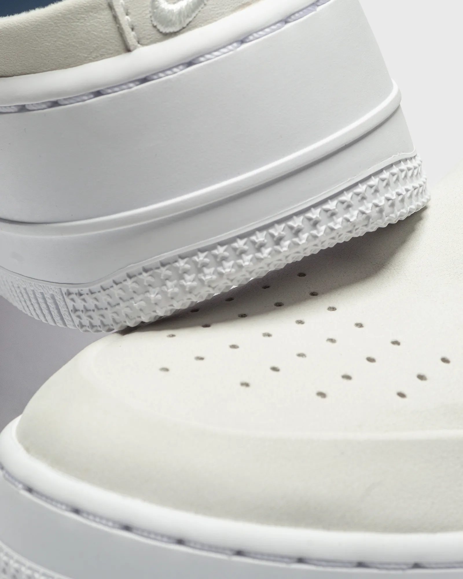 Nike Women's Air Force 1 Lover XX