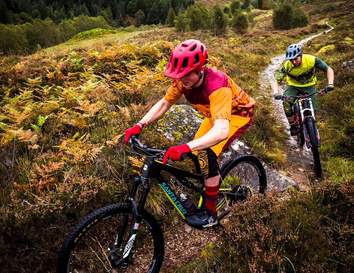 Endura Singletrack Lite Shorts Orange Standard Fit