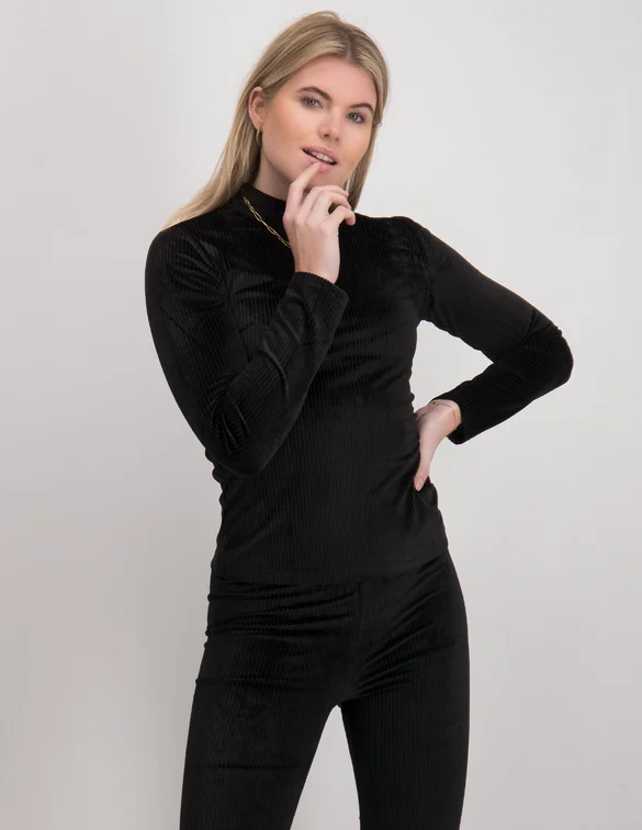 Lofty Manner Turtleneck Nina