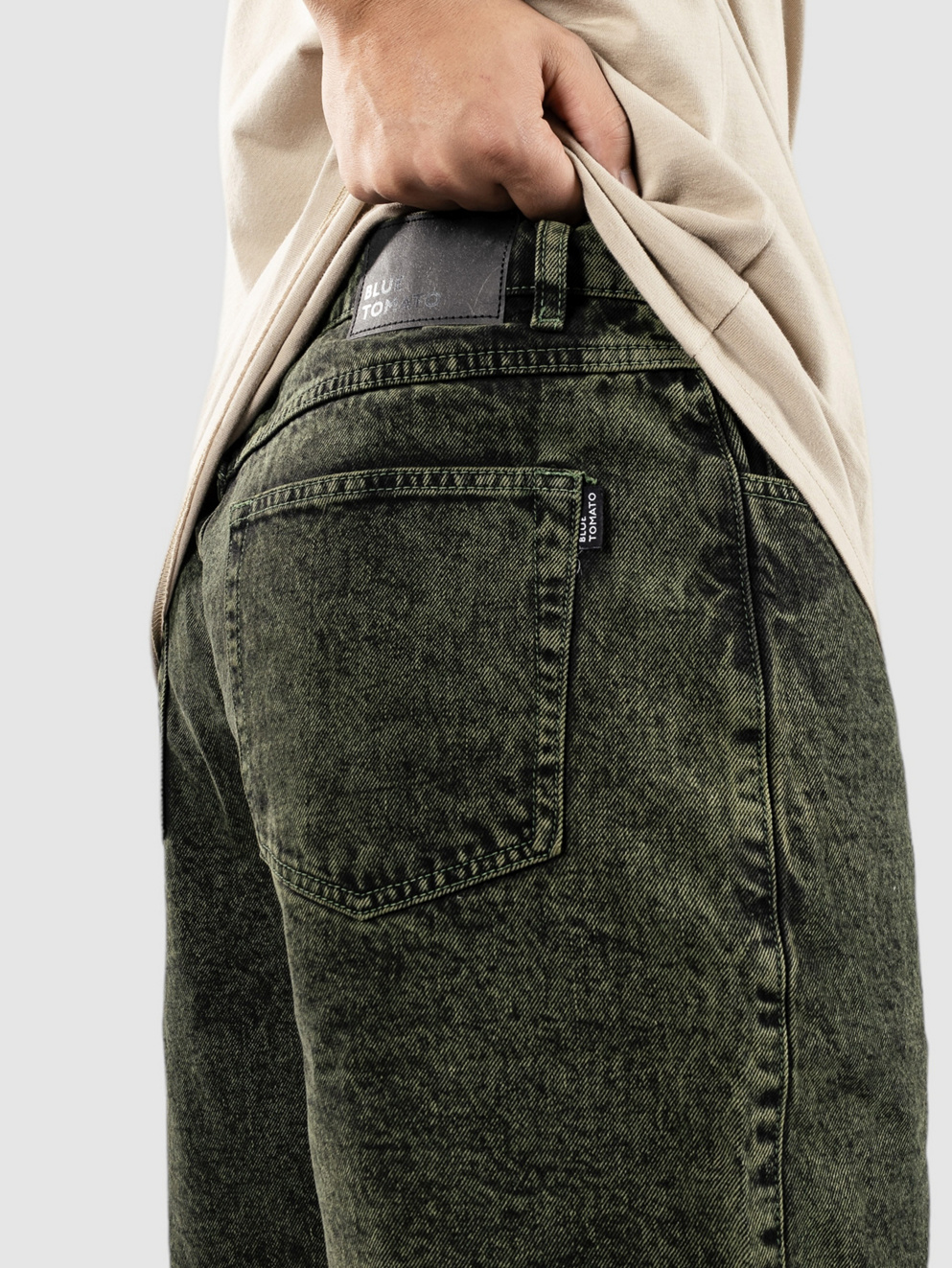 Blue Tomato Acid Shorts sage leaf