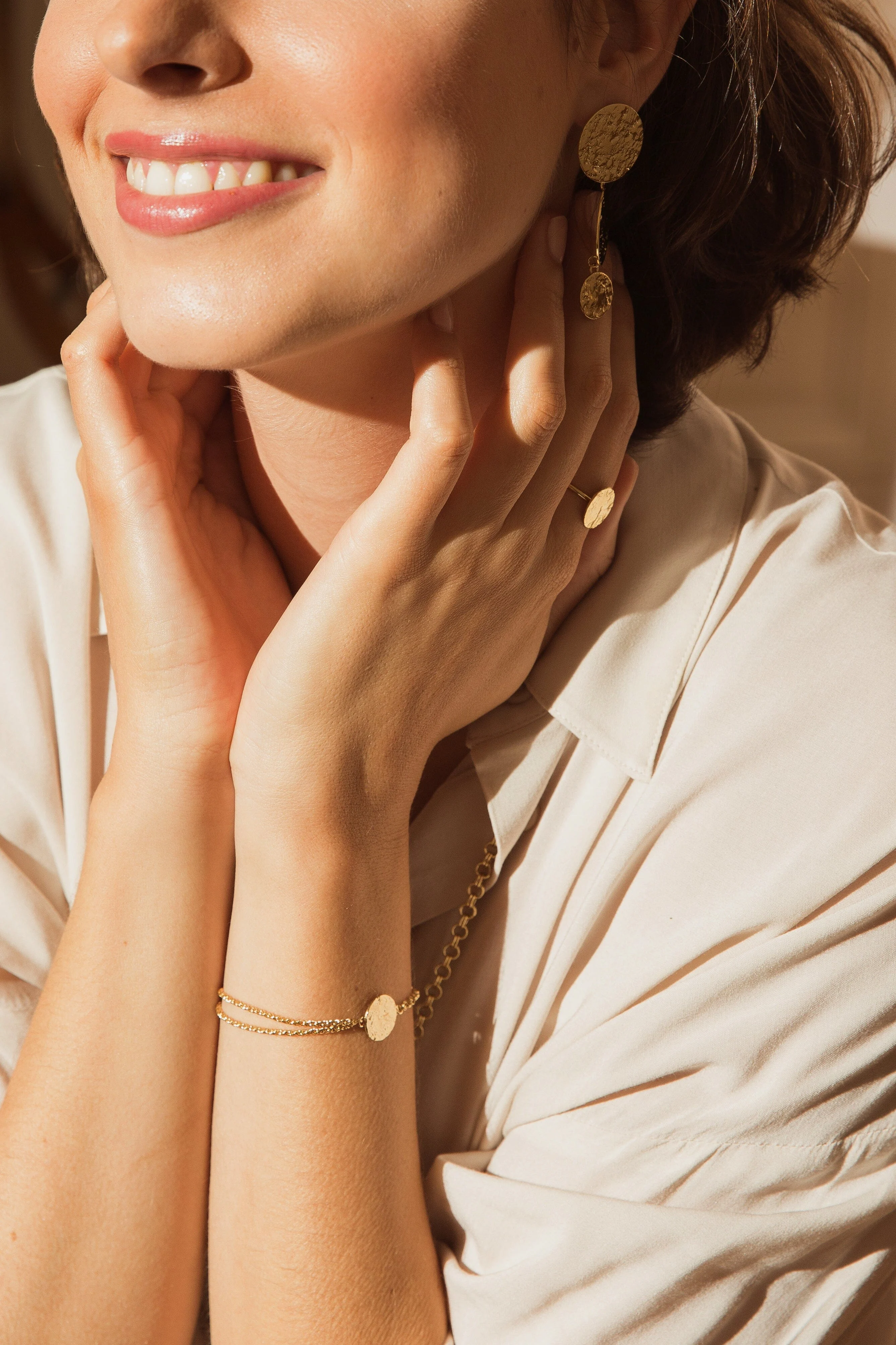 HESTIA - Bracelet rond martelé doré à l'or fin | Doré