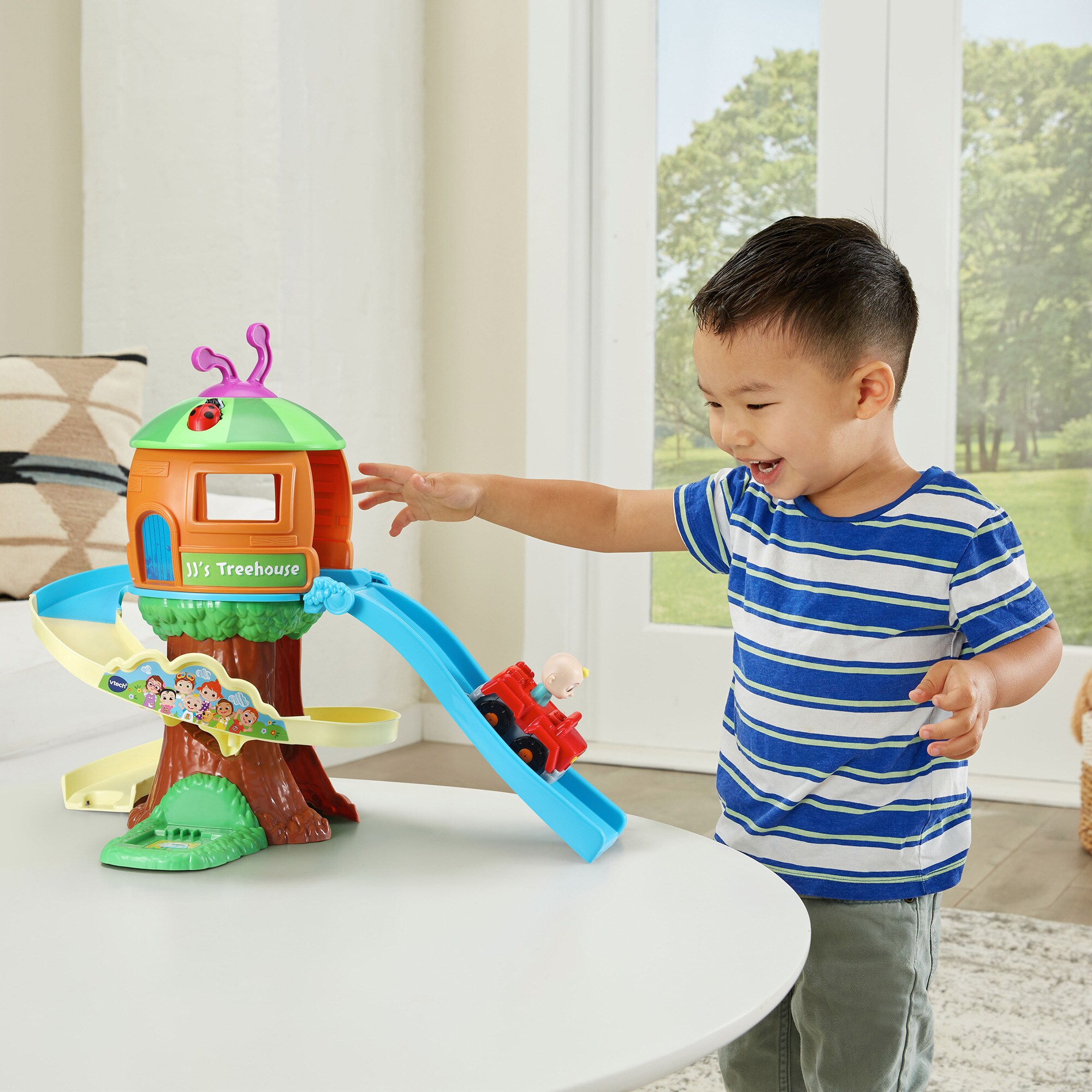 Vtech Spielgebäude Tut Tut Baby Flitzer - CoComelon JJs Baumhaus Schienenset