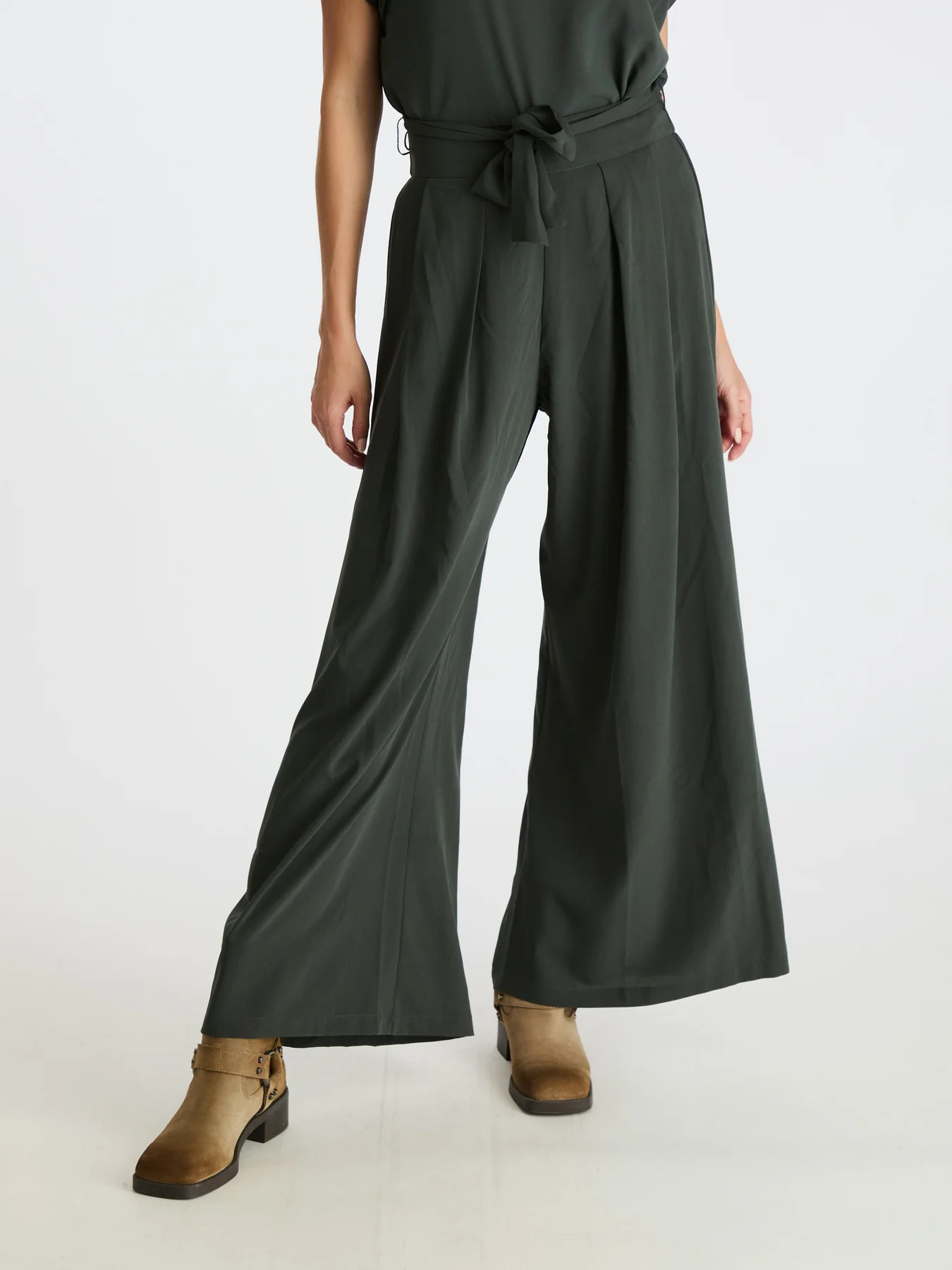 Neo Noir Lana Pants dark green