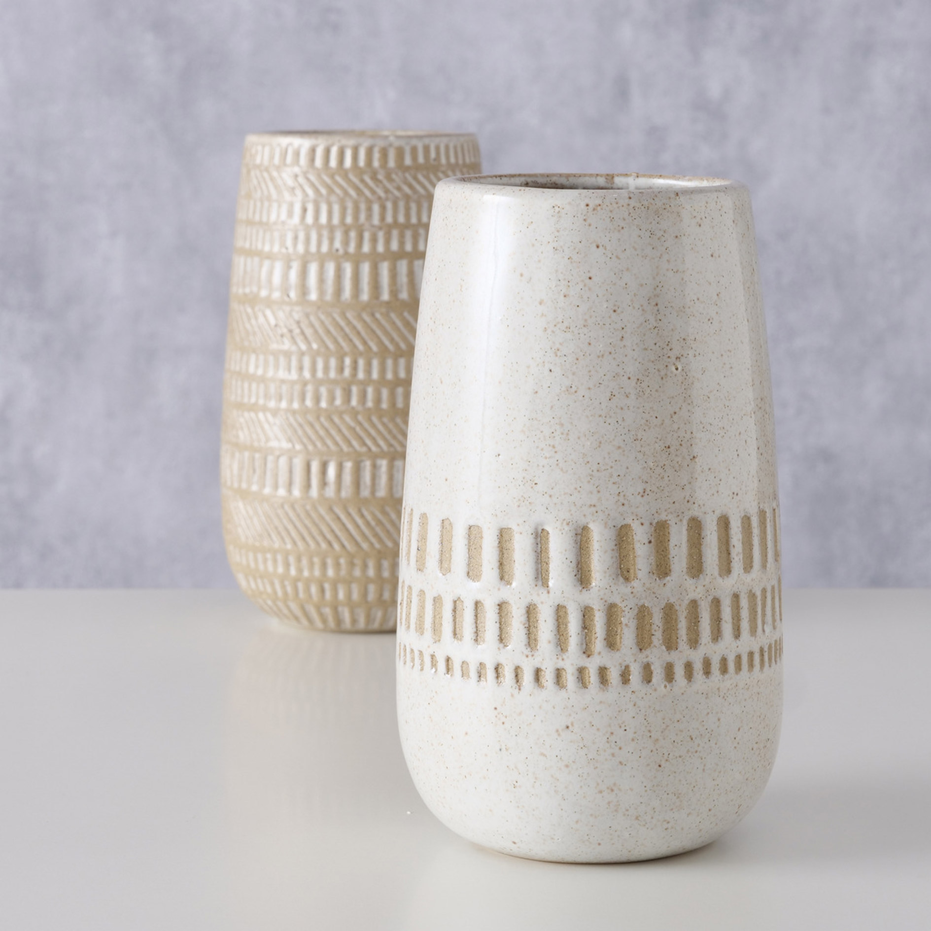 Vase - beige oder weiß - sortiert - Steingut