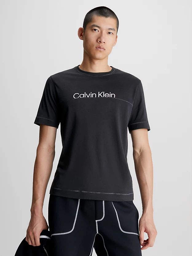 Camiseta de ginástica com logotipo