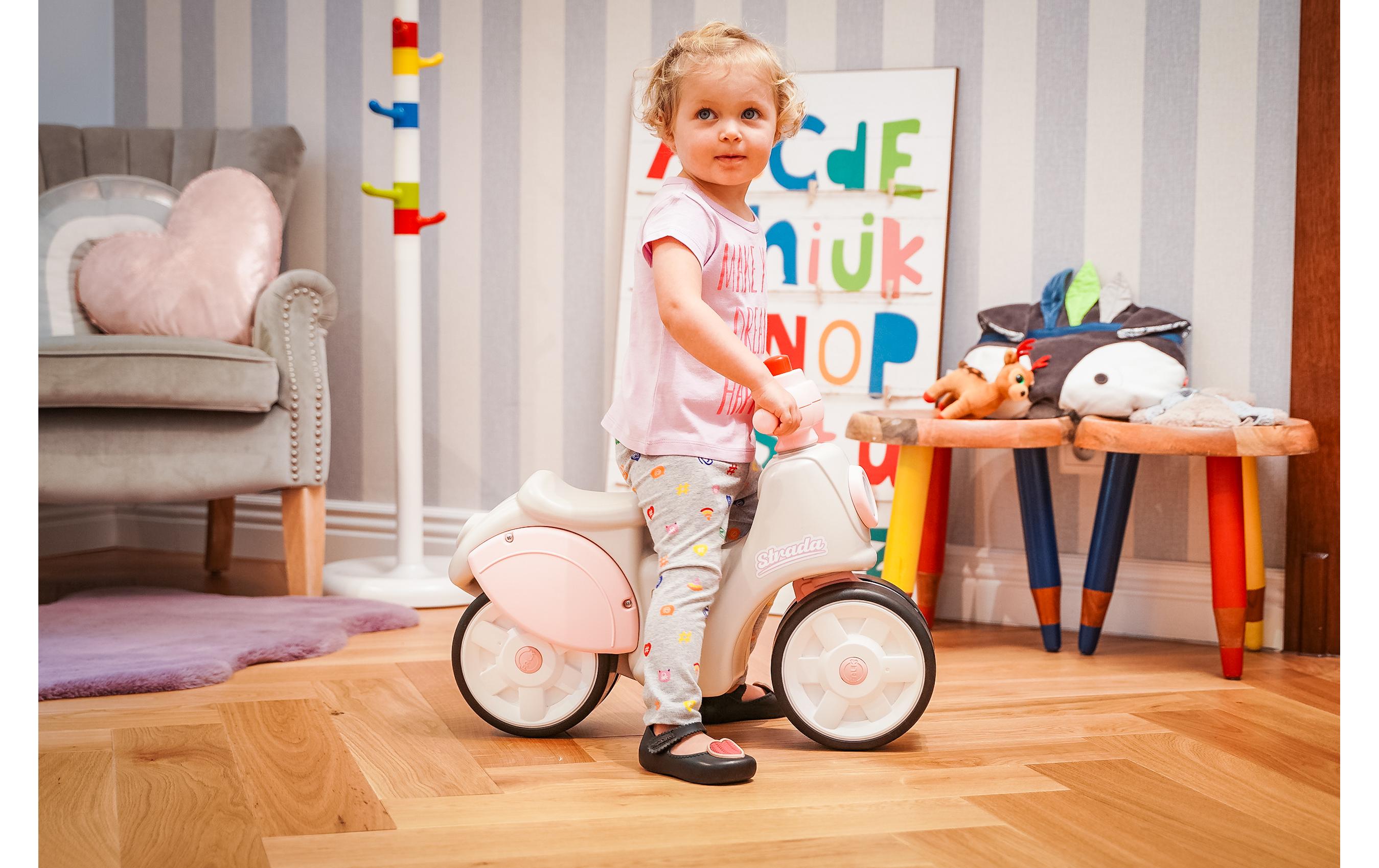 Rutschfahrzeug Strada Early Years VespaScooter mit geräuscharmen Rädern, Lenker mit Richtungsanzeige und Hupe