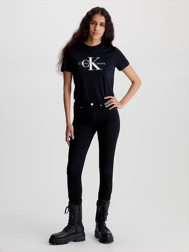 Camiseta com monograma