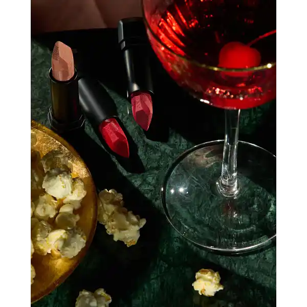 Scandalous Matte Lipstick 130 Slay The Day