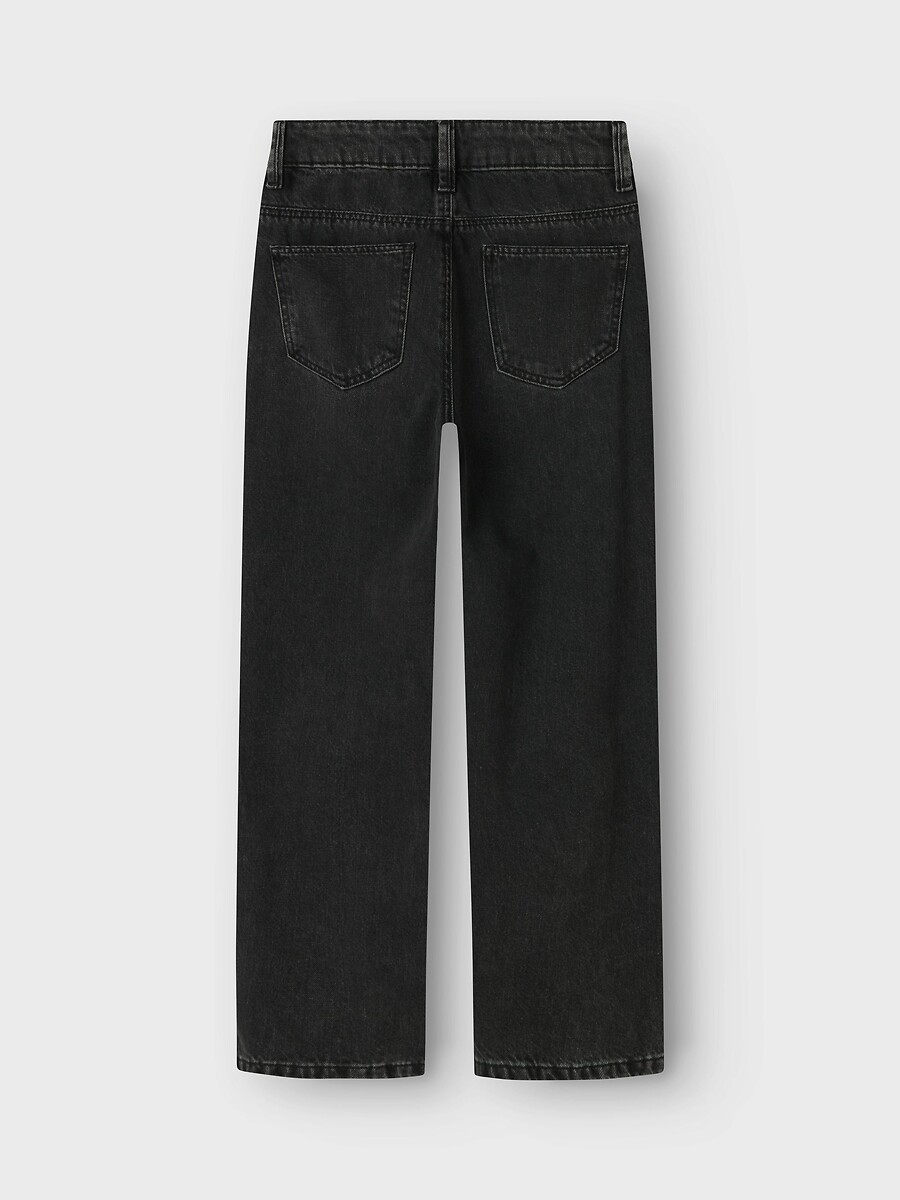 DÊ UM NOME A ELE<br>Calças jeans largas