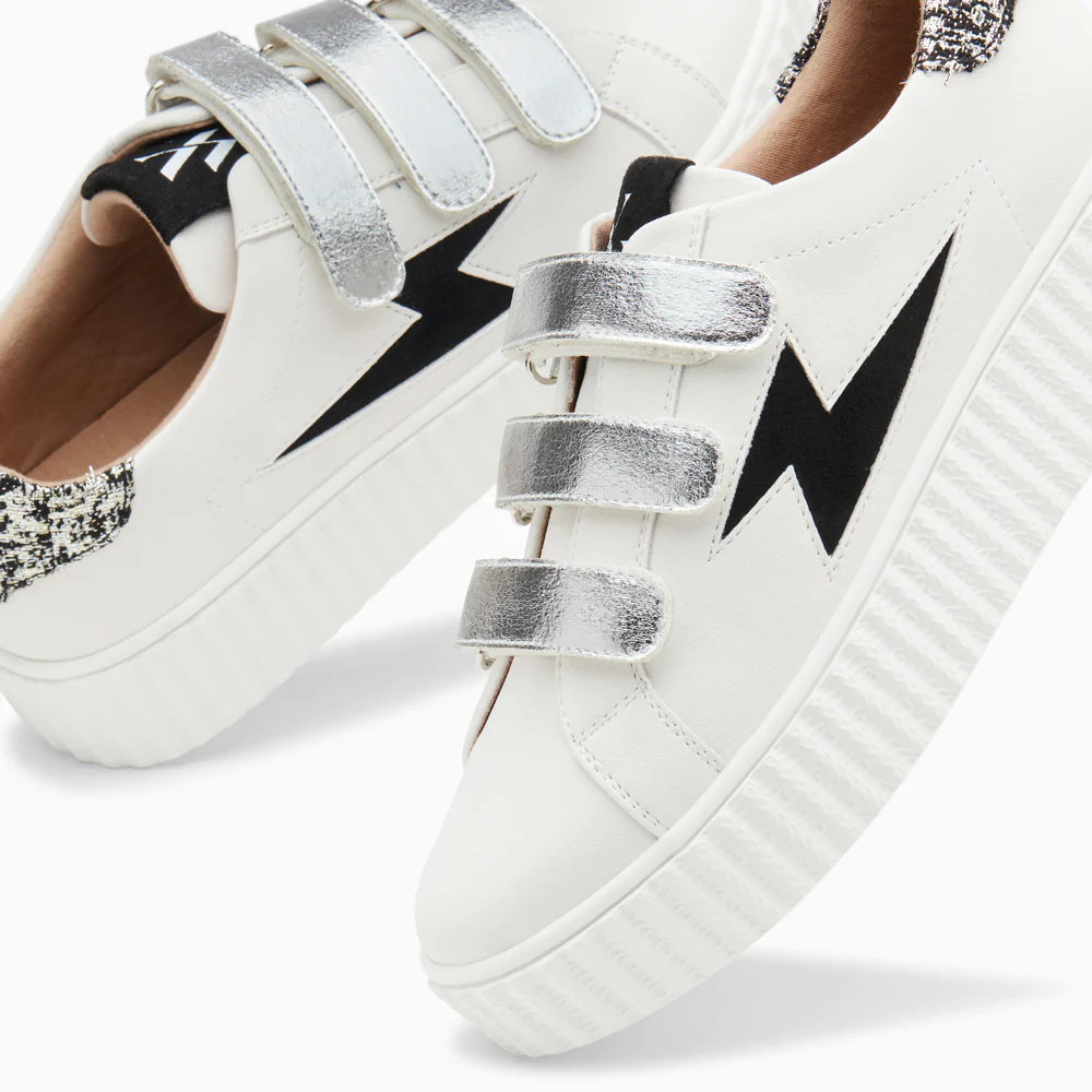 Sneakers-Baskets éclair Pomeline blanc et noir à scratchs argent