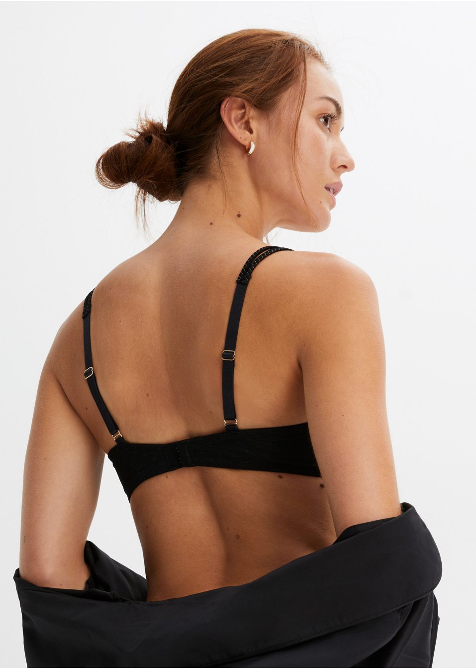 Soutien-gorge à coques et armatures avec broderie lurex