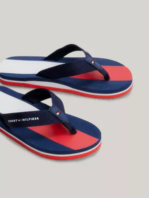Chinelo de dedo com estampa de bandeira