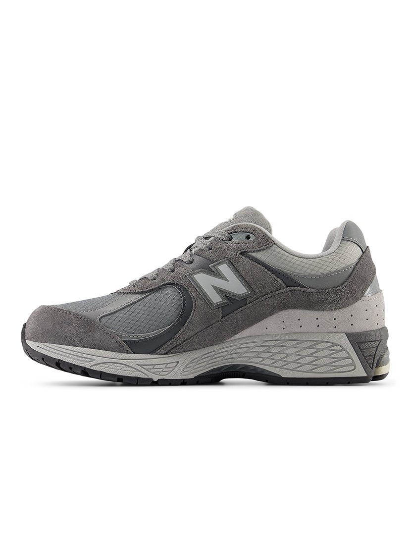 2002R Castlerock Sneakers