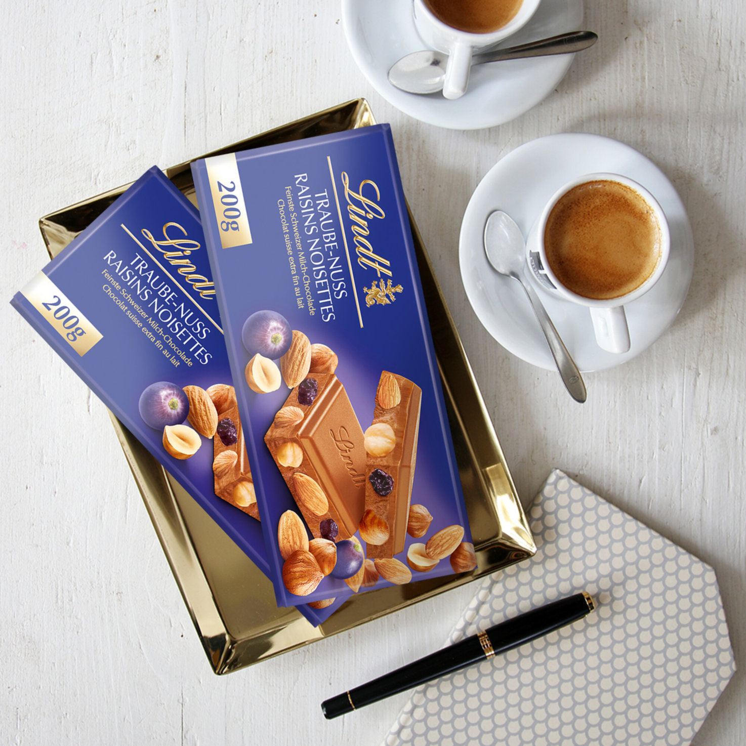 Lindt Tafelschokolade Milch Traube Nuss