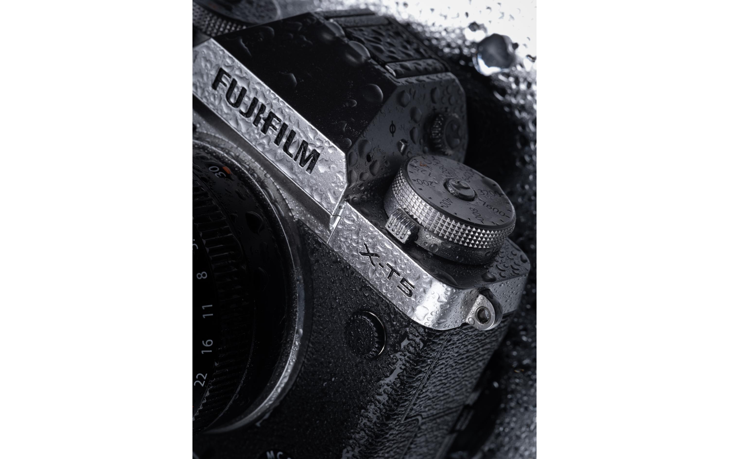 Fotokamera X-T5 Body Silber<br>Spiegellose Systemkamera mit 40.2 Megapixel-Sensor und integriertem Fünf-Achsen-Bildstabilisator
