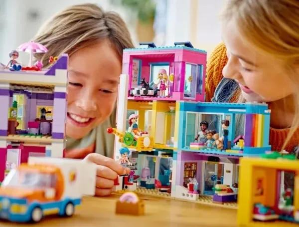 LEGO Friends 41704 Bygning på hovedgaden