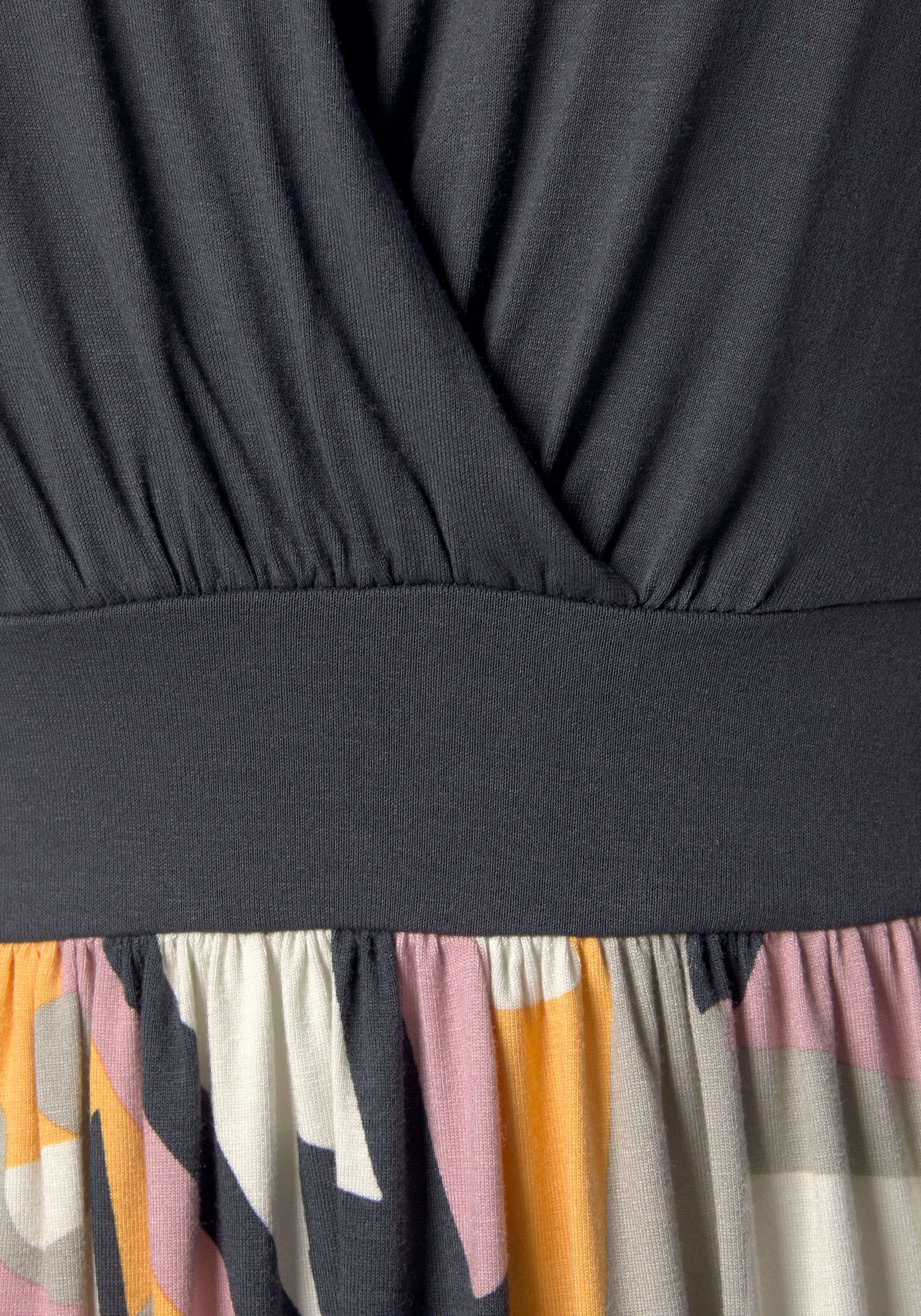 LASCANA Sommerkleid mit Rückenausschnitt in Wickeloptik, kurzes Strandkleid