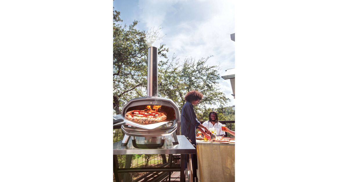 OoniKaru 2 Multi-Fuel Pizza Oven pizzaoven  (Zwart/roestvrij staal, 12'' pizza, Hout, houtskool en gas)