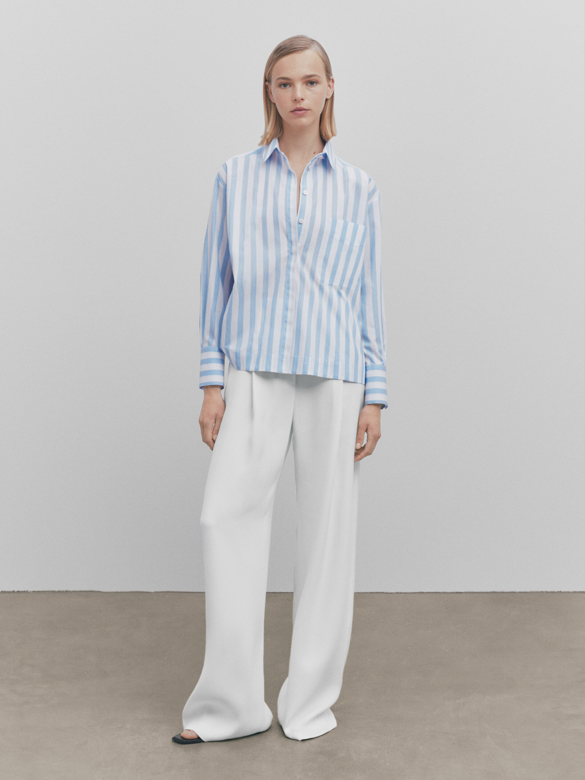 Camisa listrada de popeline com bolso - Studio - Azul Claro
