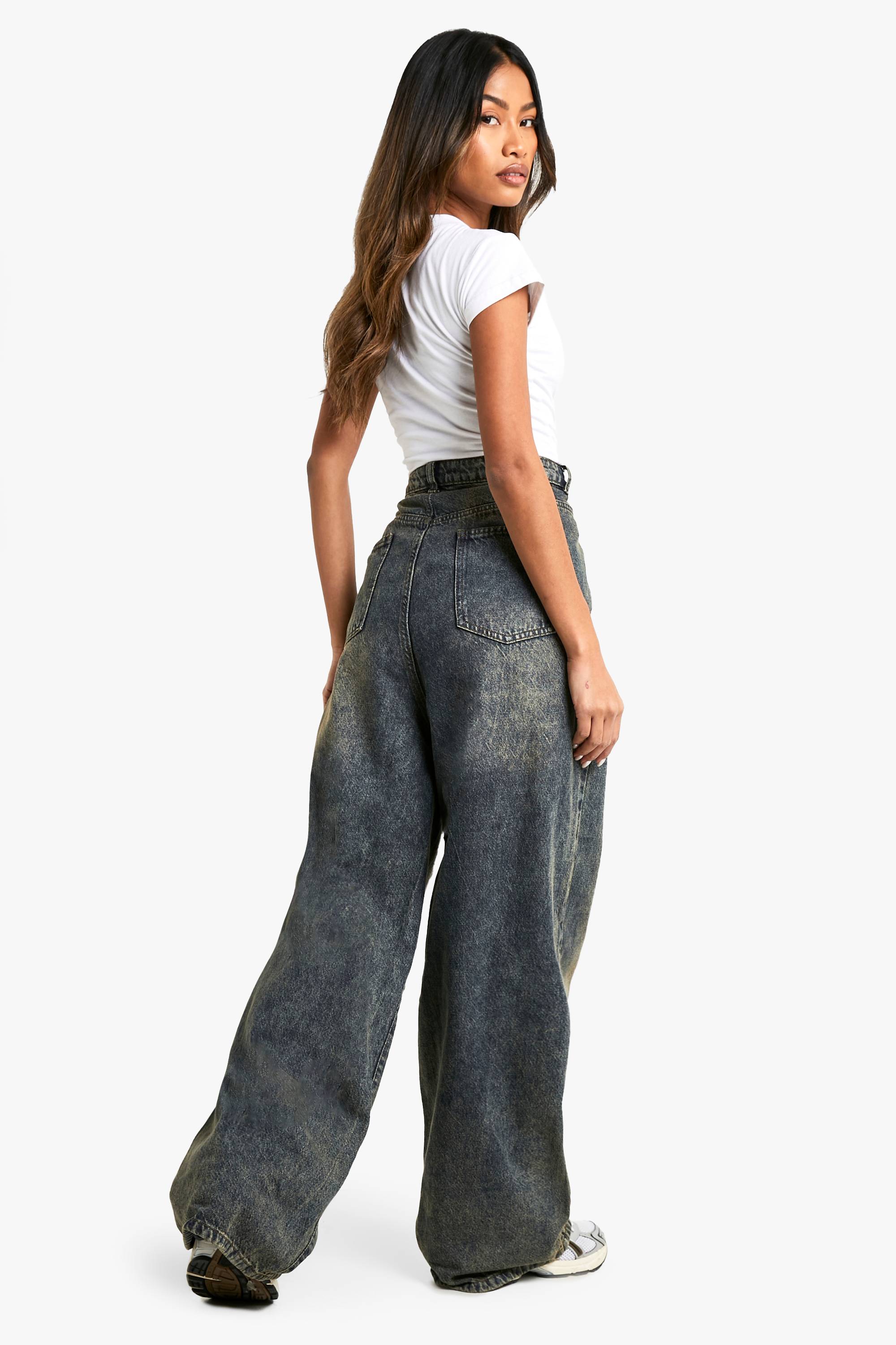 boohoo Le jean en denim à jambe droite