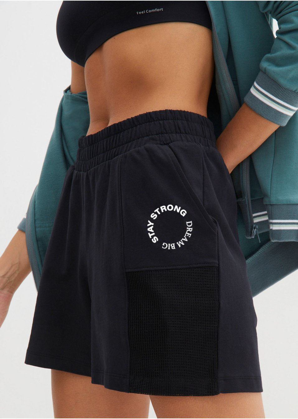 Short en sweat avec mesh
