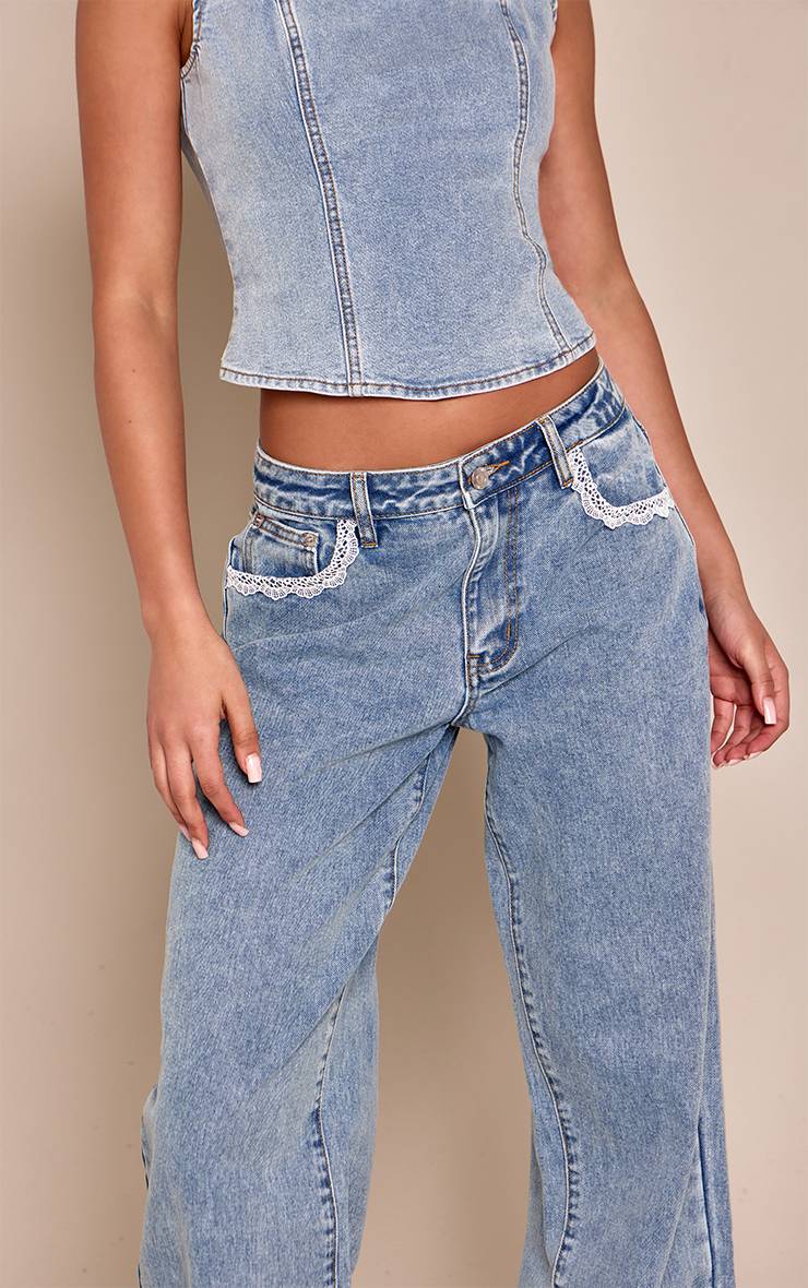 Mid Blue Wash Jean Large Bleu Moyen Avec Détail De Broderie Anglaise