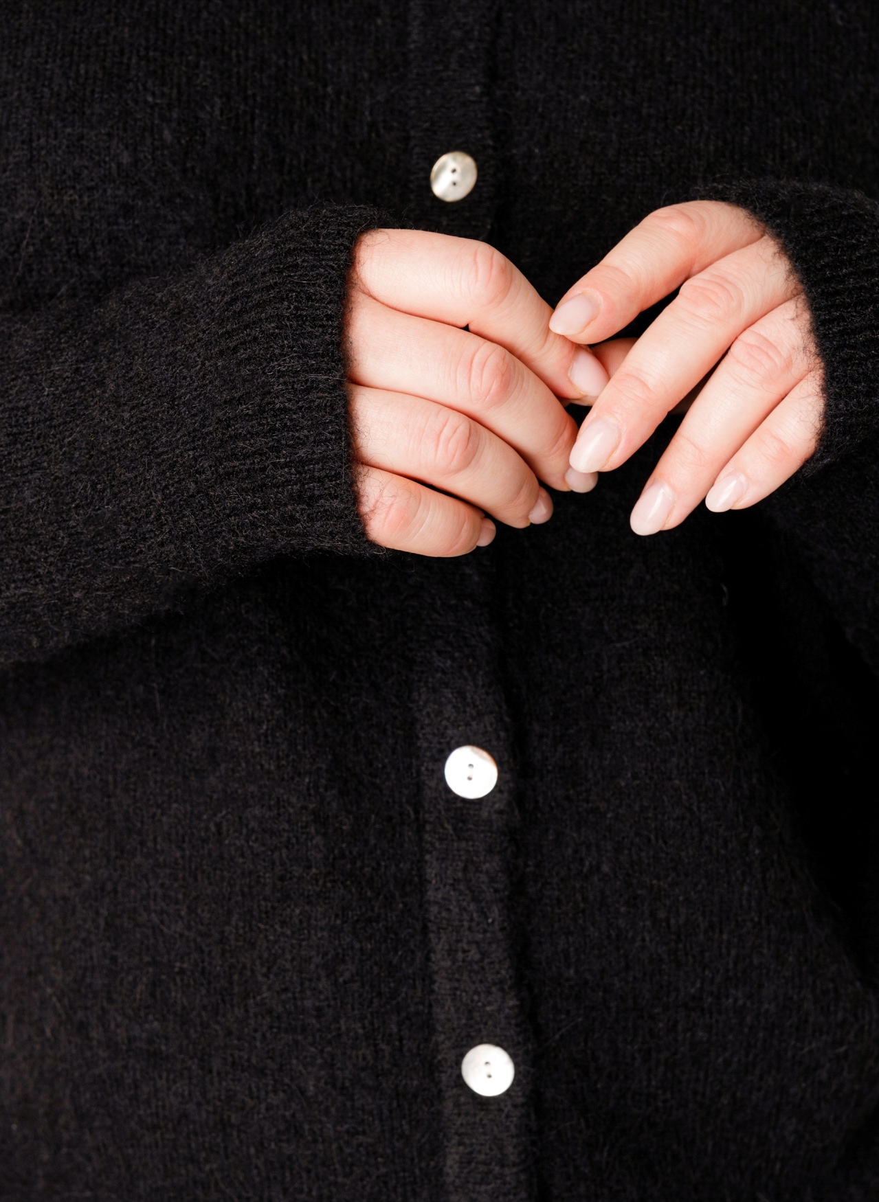 Base Level Curvy Cardigan »Yulia«, mit Woll-Anteil und Knopfleiste