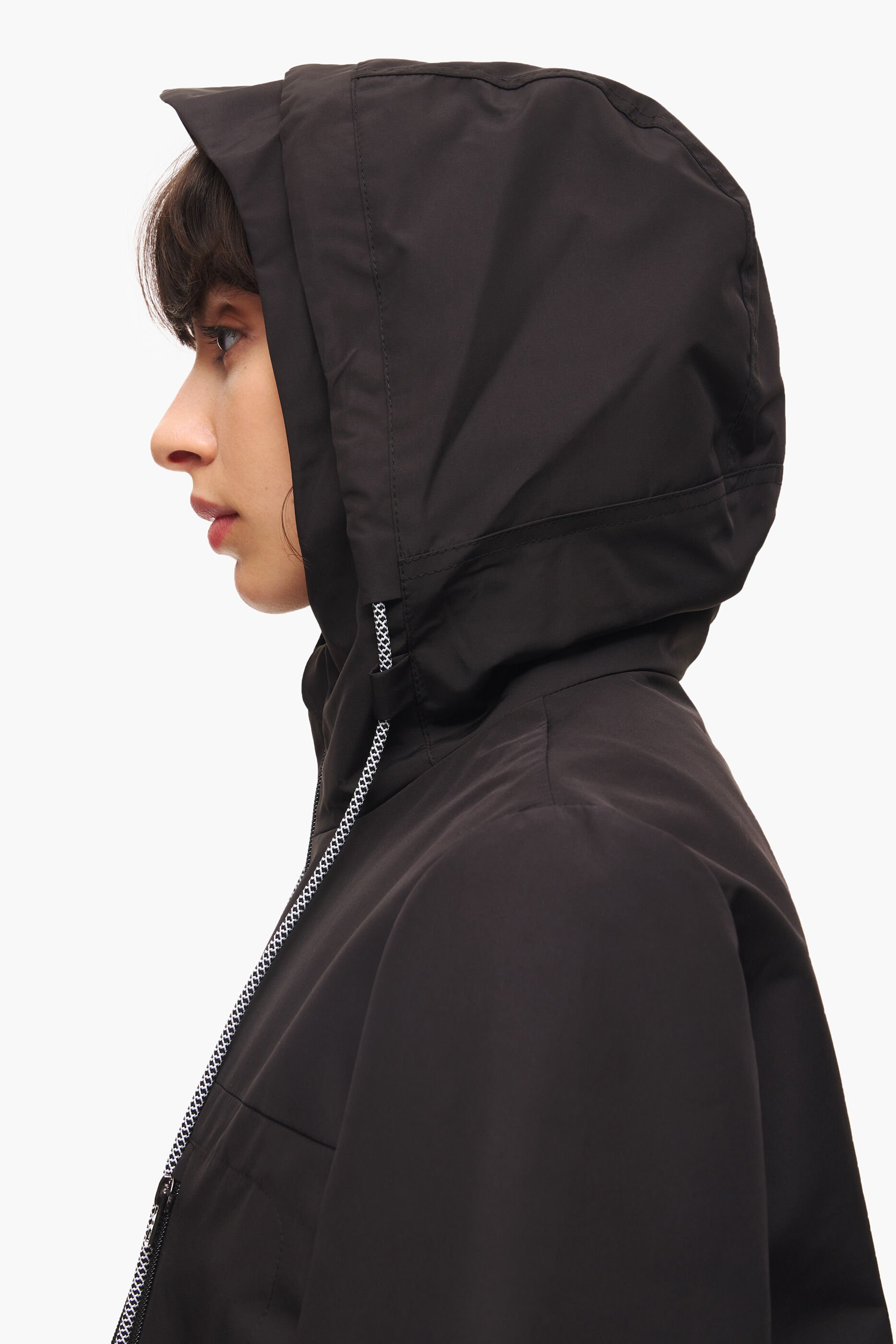 Trench coat preto com boca de sino
