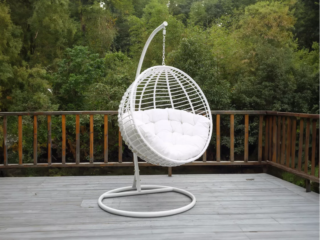 Fauteuil suspendu en résine tressée - Blanc - BONTOC de MYLIA